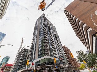340 Queen St #407, Ottawa, ON K1R 0G1