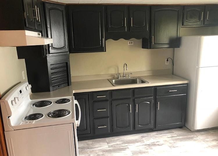 1st image of 225 Kenmore Ave #2