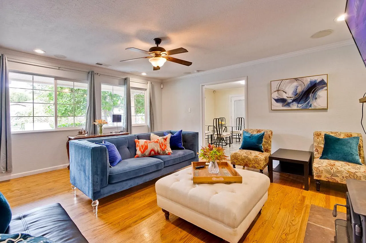 2018 Addison Ave #A photo 1