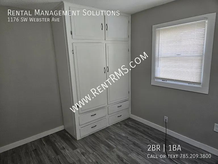 1176 SW Webster Ave — Photo 11