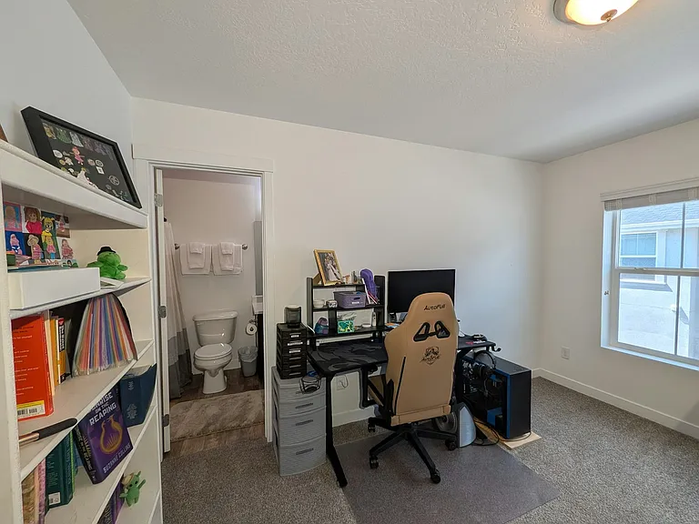 688 E 355 N — Photo 23