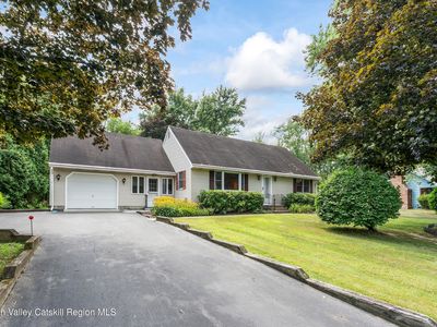 25 Mccombe Drive, Delmar, NY, 12054