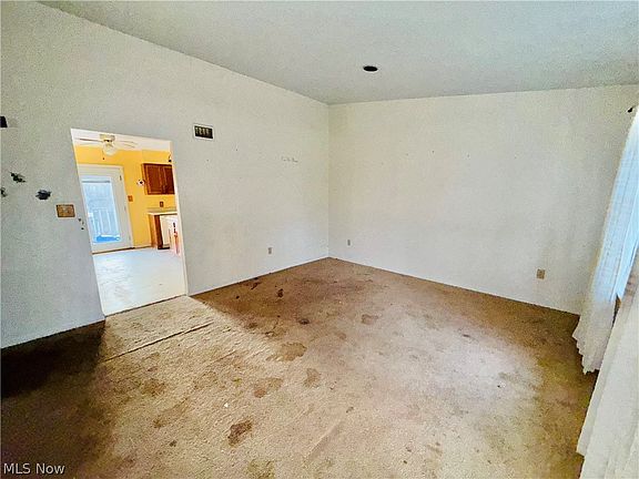 5th image of 335 Sealock Ave