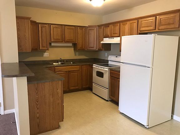 5th image of 56 Carolyn Dr #1