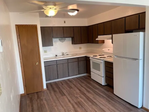 August Management presents the Colonial Apartments in New Holstein, 1700 Jackson St #6, New Holstein, WI 53061