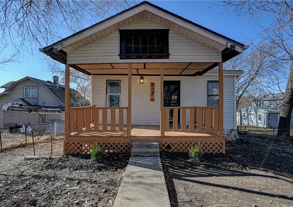 1st image of 2724 Oakley Ave
