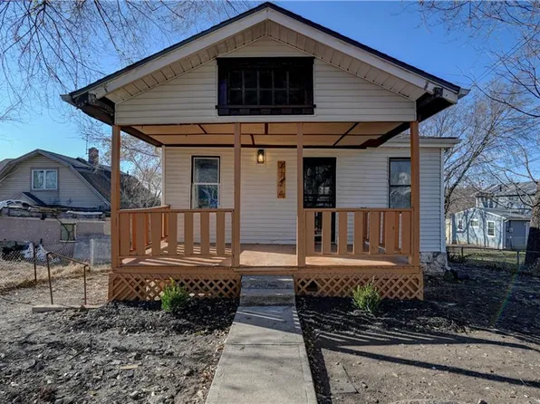 2724 Oakley Ave, Kansas City, MO 64128