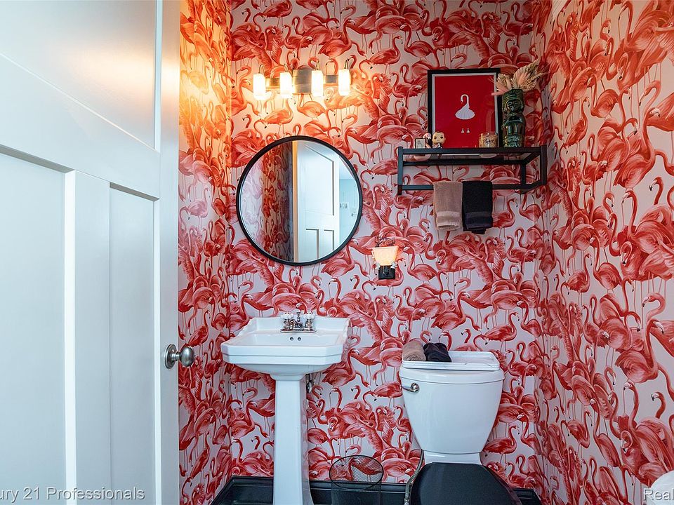 304 Gardenia Ave, photo 16