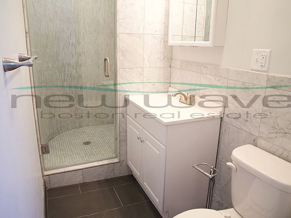5th image of 227 Newbury St APT 1R