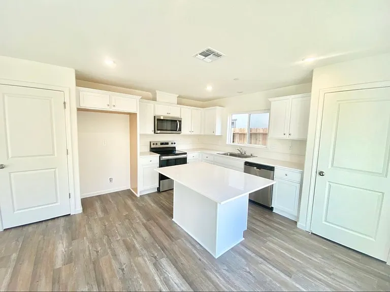 18503 Orilla St — Photo 8
