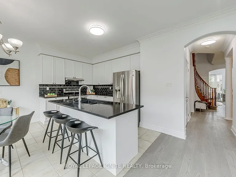 928 Philbrook Dr — Photo 17