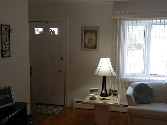 2nd image of 27 Nostrand Dr