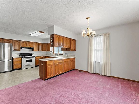 5th image of 102 Robin Ln
