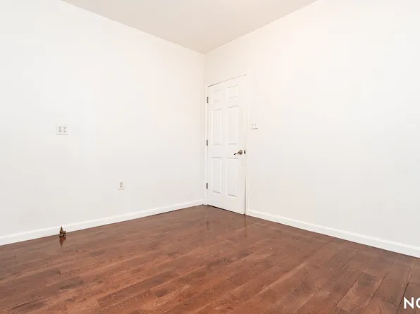 355 Stockholm Street image 5 of 20