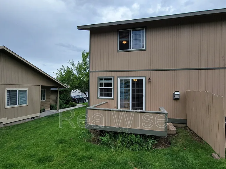 1952 NE Zachary Ct #4 — Photo 15