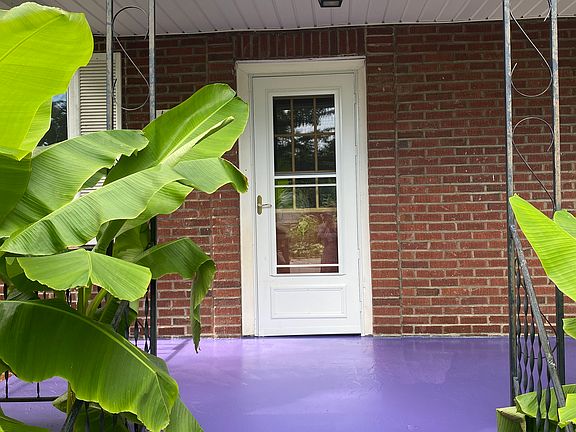 3rd image of 166 Courtland Pl #Up