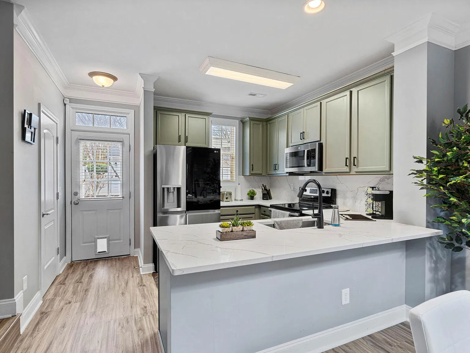 2 bed, 2.5 bath, 1172 sqft, $2,300 — Photo 2