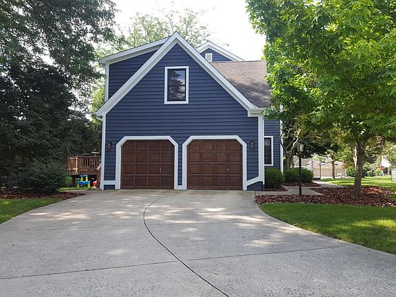 2nd image of 7766 Wicklow Ct