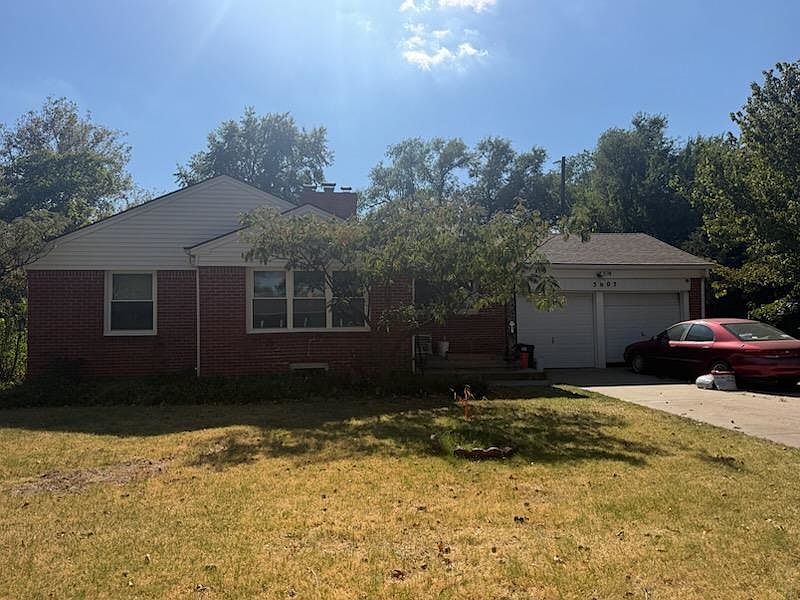2nd image of 5605 E Rockwood Rd
