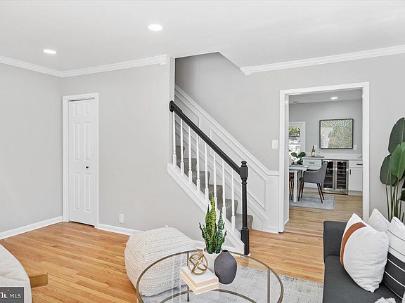 5th image of 360 Buena Vista Ave