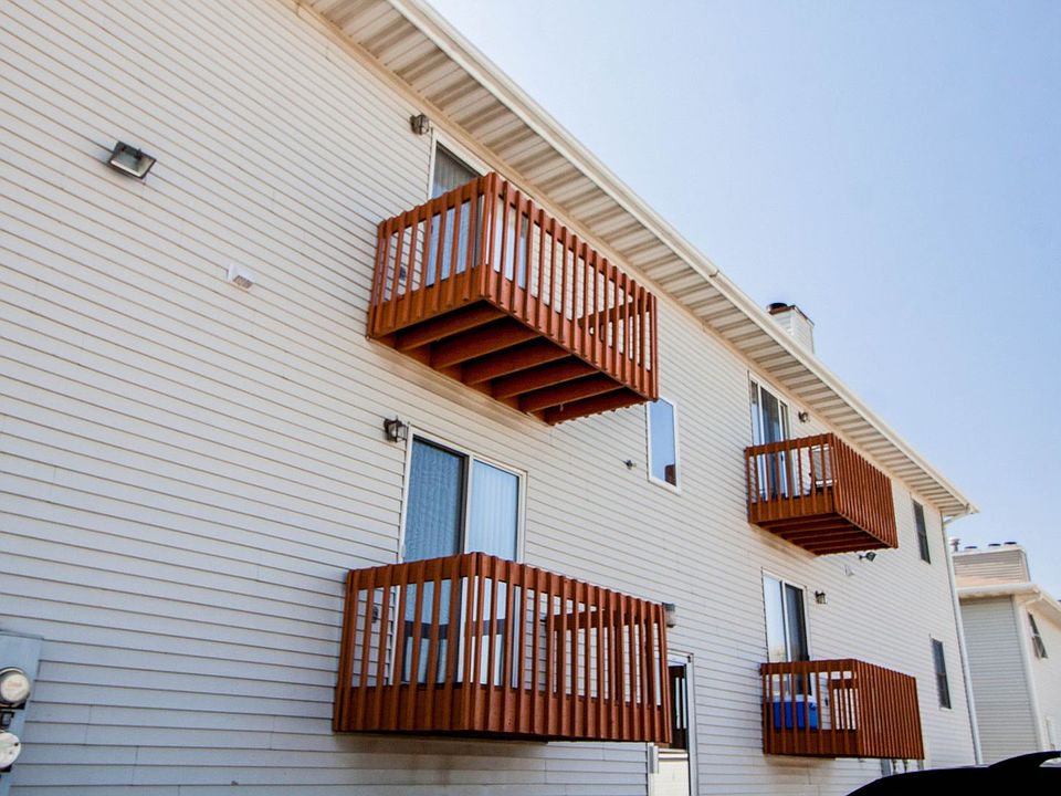 1st image of 3004 Clearwater Ave #6