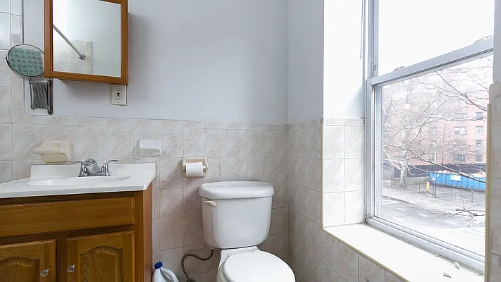 Rented by Nooklyn NYC LLC | media 4