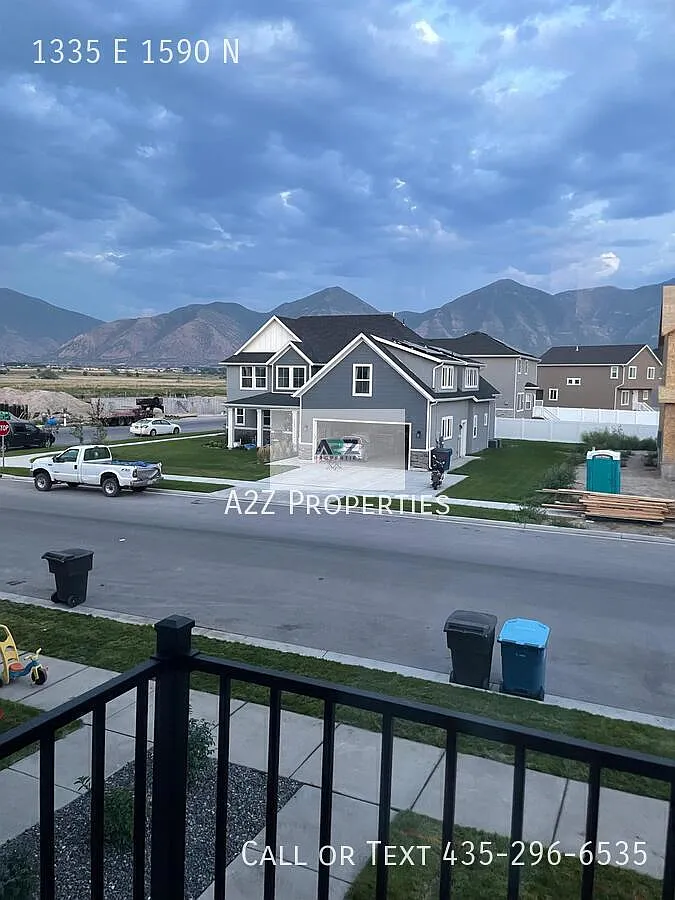 3 bed, 2.5 bath, 1957 sqft, $1,800 — Photo 3