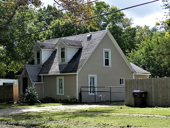 3rd image of 1216 Highland Ave