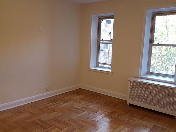 3rd image of 4824 43rd St #4L