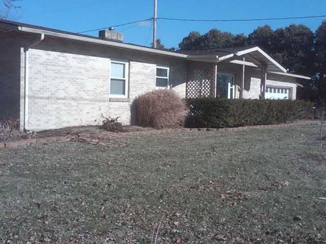 2nd image of 402 Main St