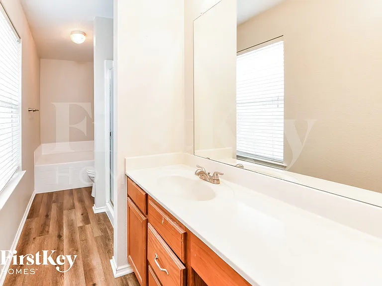 8036 Autumn Creek Trl — Photo 11