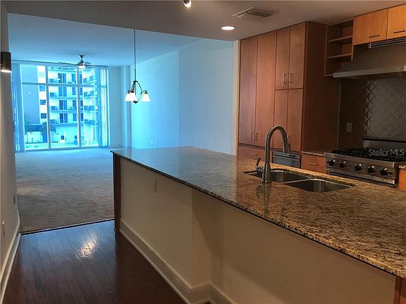 3rd image of 1120 E Kennedy Blvd Unit 1123