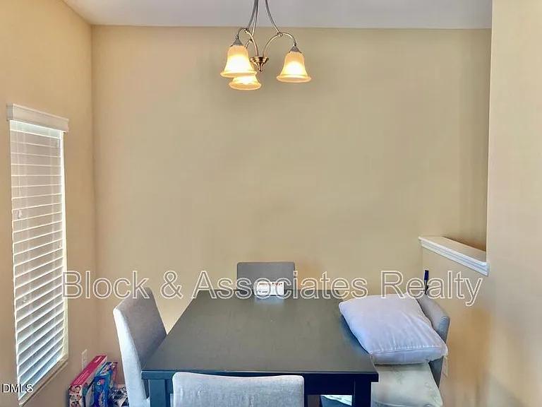 3006 Courtney Creek Blvd — Photo 5