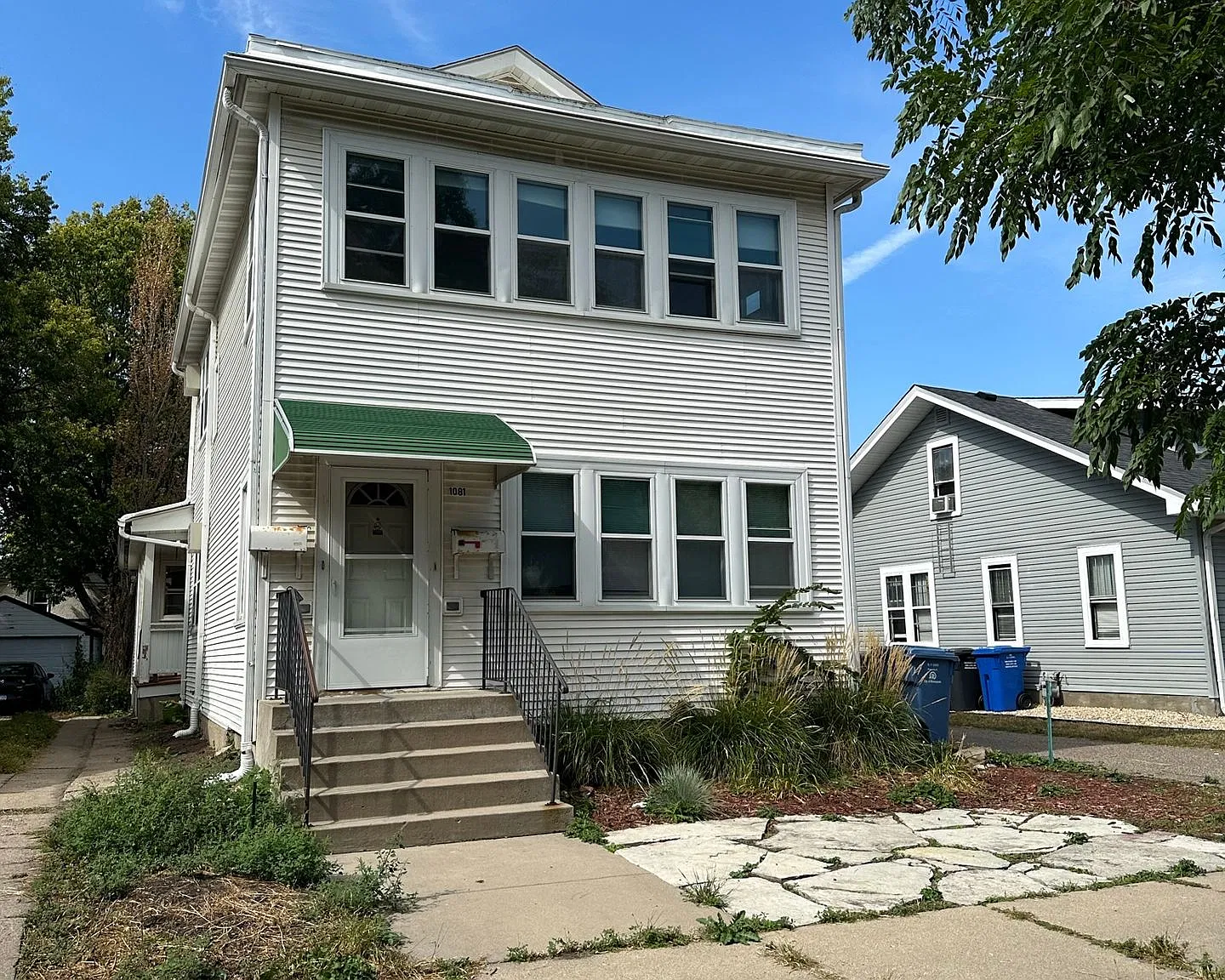 Affordable!! Spacious 4 bedroom / 2 bathroom Main Floor Duplex in SE Minneapolis with Bonus lower... — Photo 2