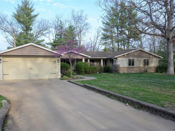 15325 N Cardinal Ln, Effingham, IL 62401