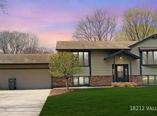 18212 Valley View Rd, Eden Prairie, MN 55346