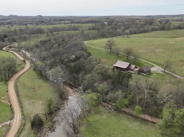 300 Round Up Lane, Bakersfield, MO 65609