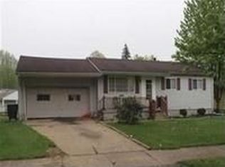 1435 Autumn Dr NW, Warren, OH
