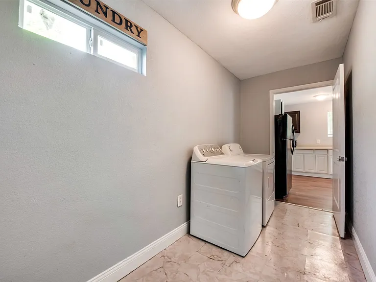 219 Red Wing Dr — Photo 5