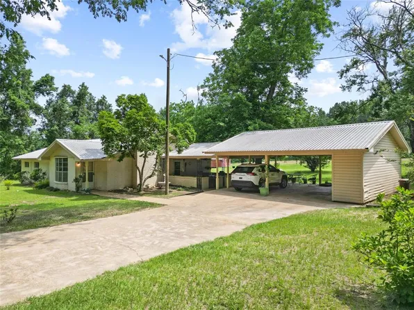 101 Old Quarters Road, Oakhurst, TX 77359