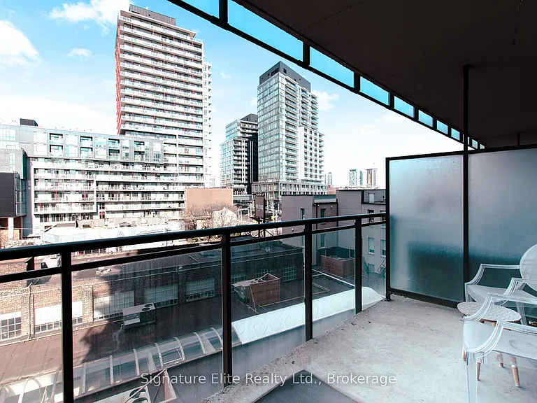 318 King St E #521 — Photo 5