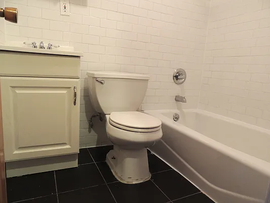 Rented by J Misrahi Realty Corp | media 26