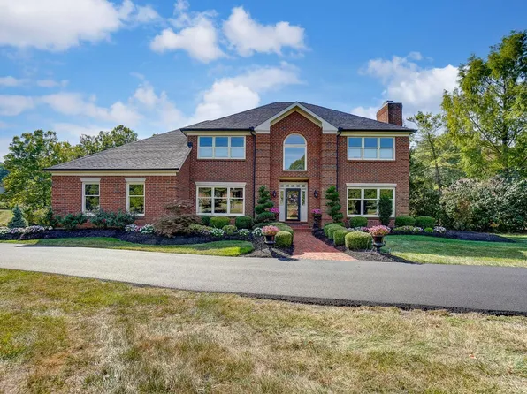 10010 Pond Woods Ln, Cincinnati, OH 45241