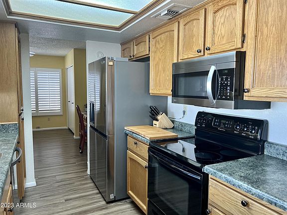 2nd image of 19009 N 33rd Pl