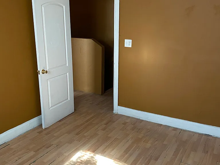 2303 N Louis St — Photo 22