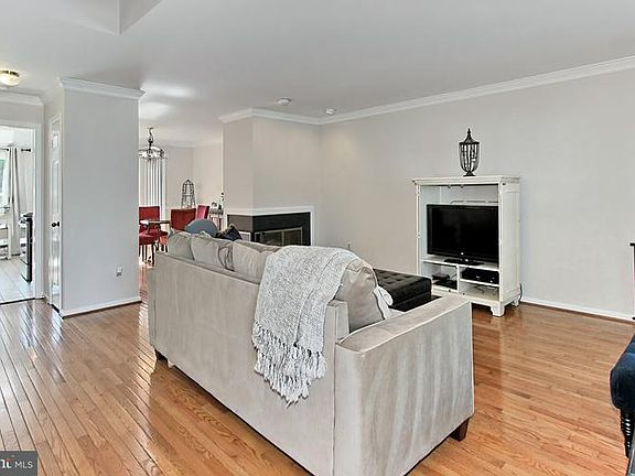 5th image of 5279 Glen Meadow Pl