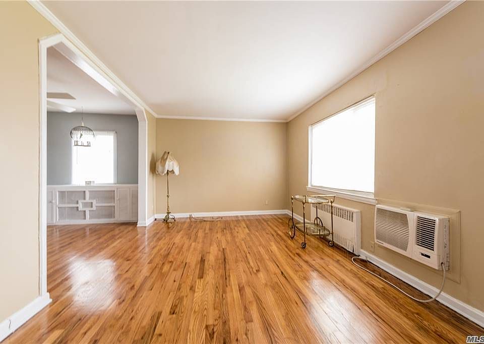 1st image of 257 Dorchester Rd S