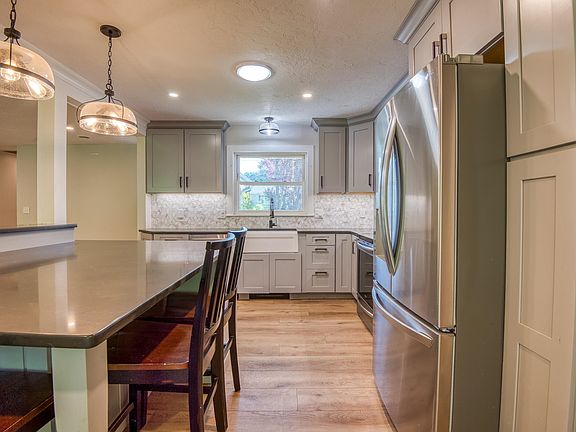 4th image of 25 Sherwood Meadows