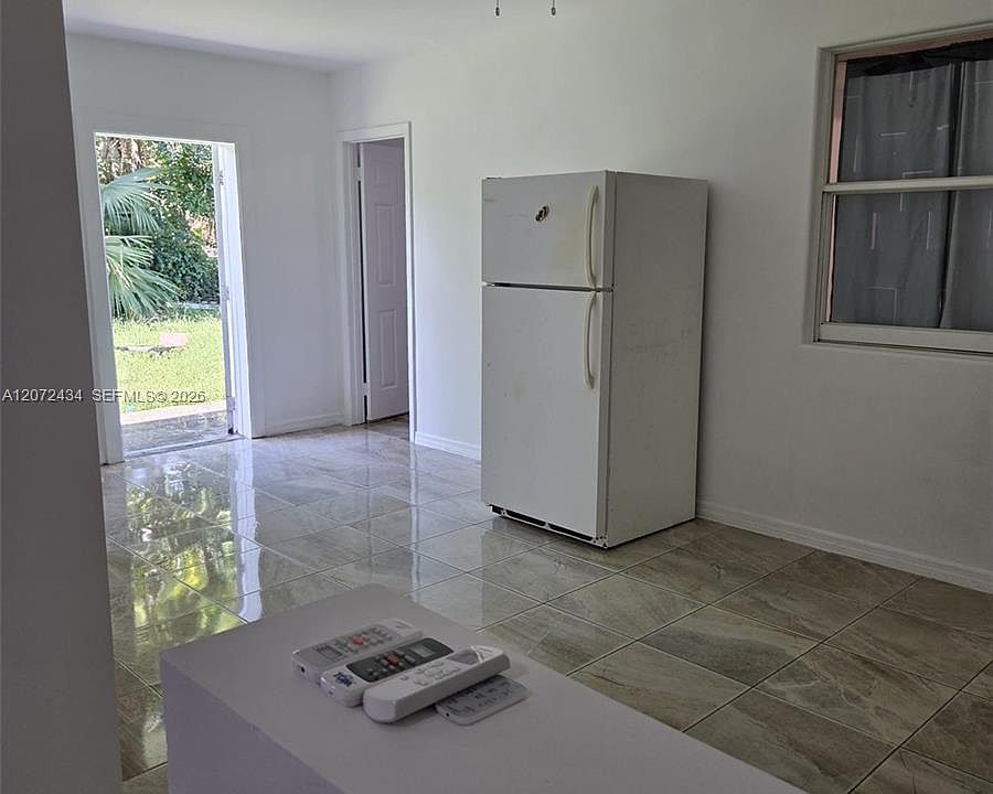 1st image of 4381 Purdy Ln #2