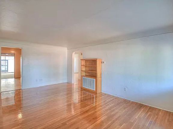 3rd image of 1400 Buena Vista Dr SE
